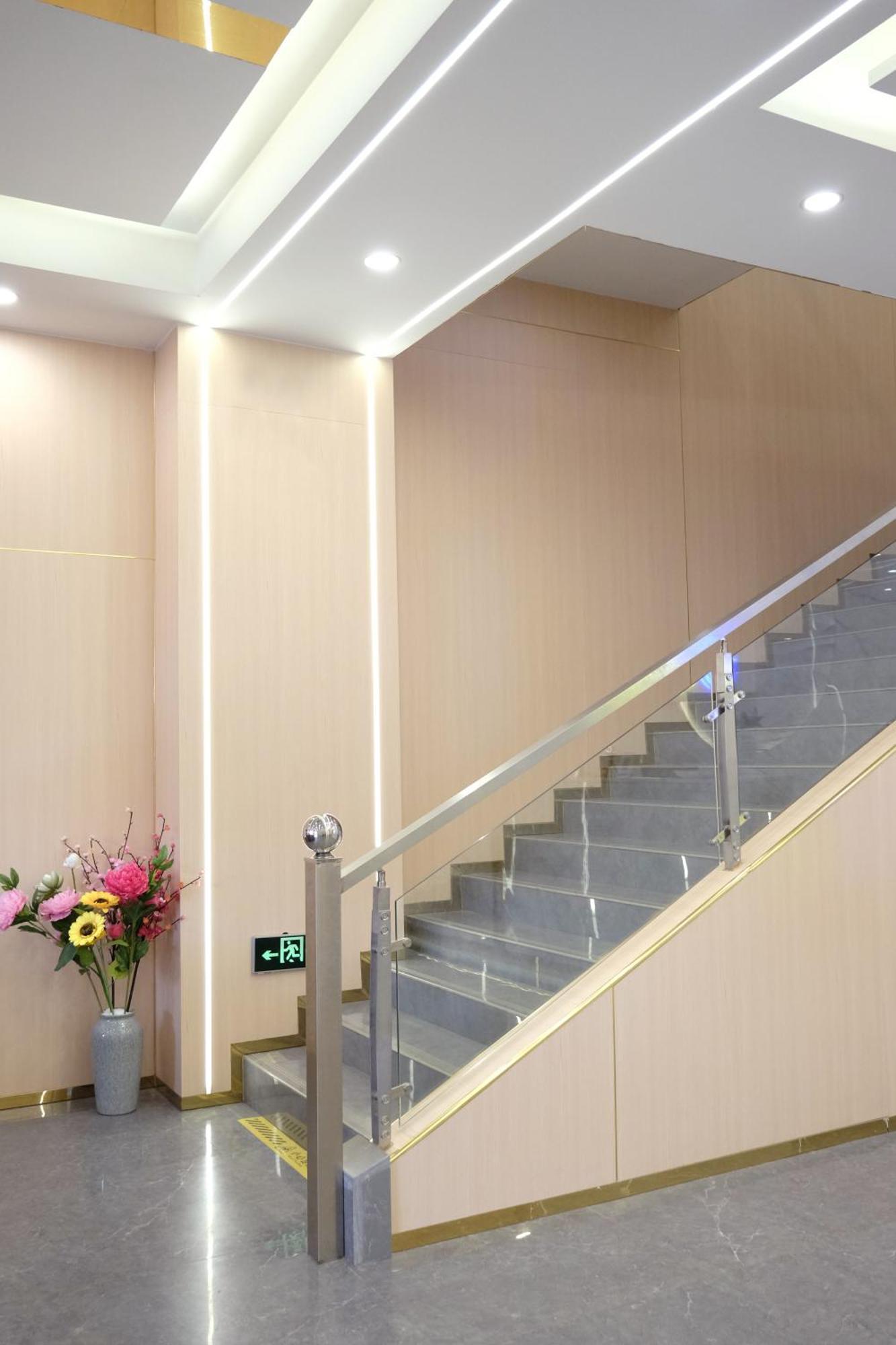 Huahang Hotel - Guangzhou Baiyun International Airport - Free Airport Shuttle Bus Exterior foto